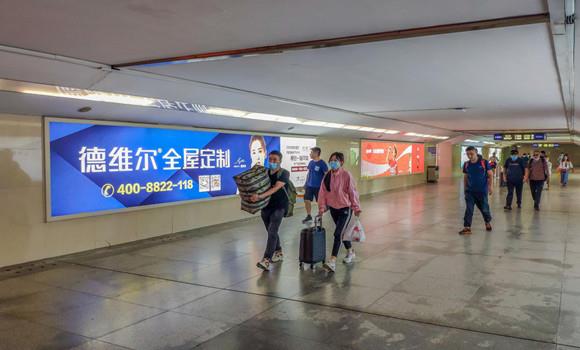 再次“霸屏”丨德维尔全屋定制新(xīn)一轮高铁品牌广告投放再次启程!